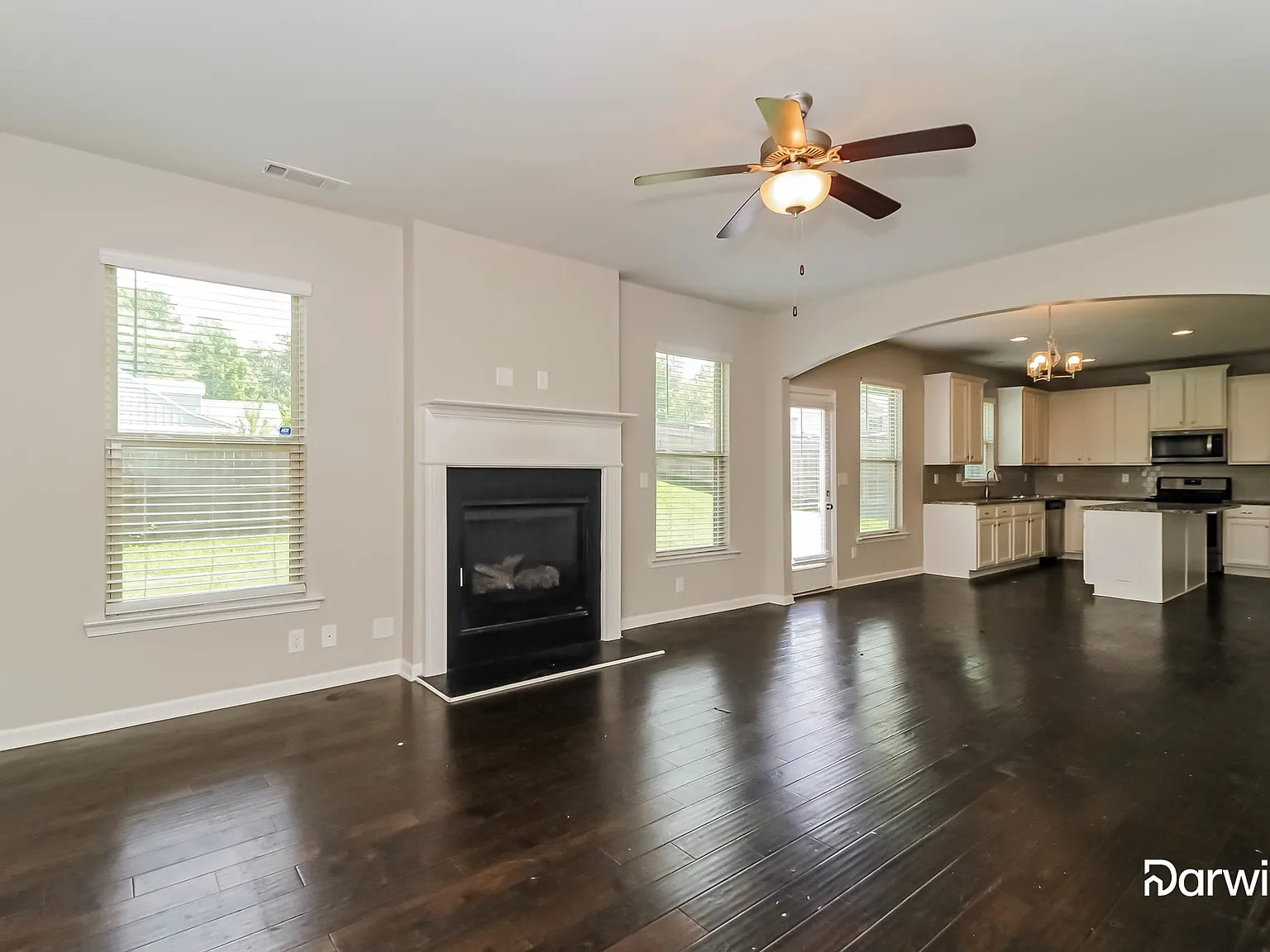 4 bed, 3.0 bath, 2196 sqft, $2,350 — Photo 4