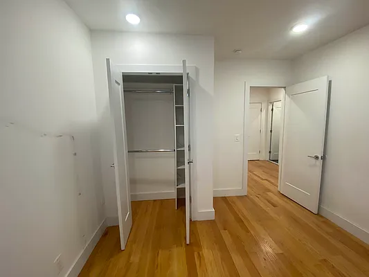 Rented by EastMount Realty LLC | media 31
