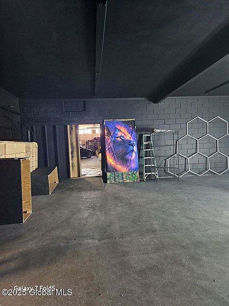 4th image of 2416 Broadway