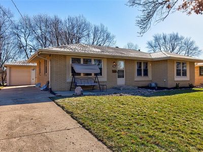 617 17th St, West Des Moines, IA, 50265