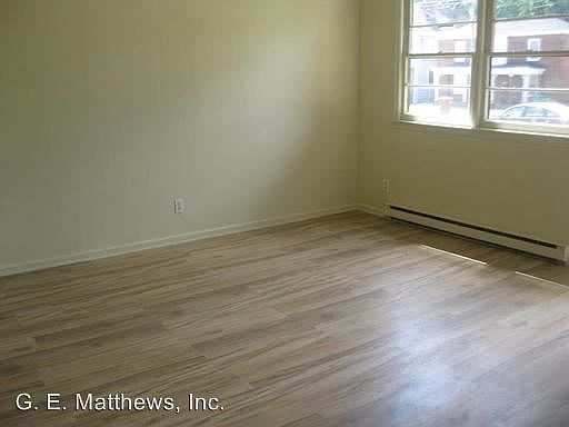 2nd image of 1021 W Wythe St