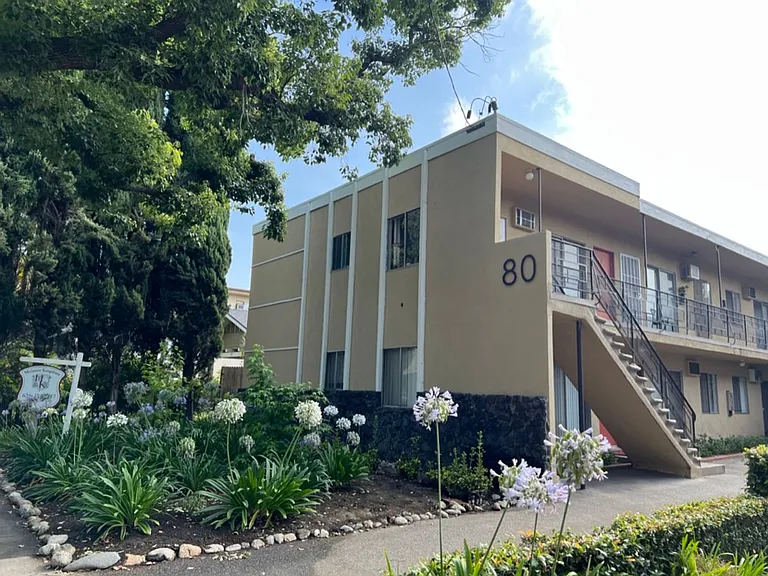 80 N Bonnie Ave — Photo 1