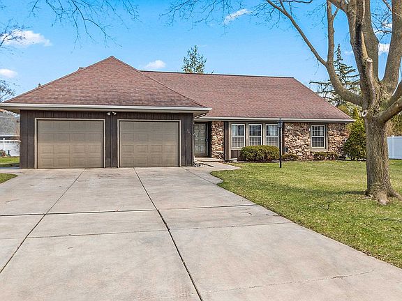 4th image of 607 Ridgeview Ct