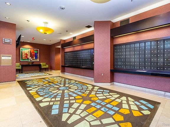 5th image of 300 W Jefferson Ave #26