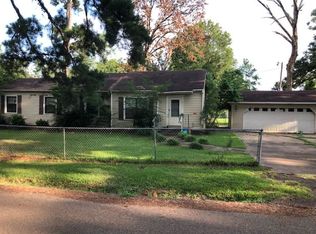 817 Bailey St, Forest, MS 39074