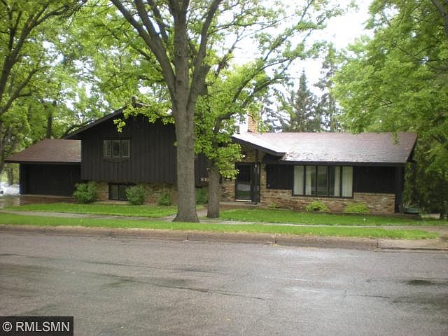 1st image of 819 2nd Ave N