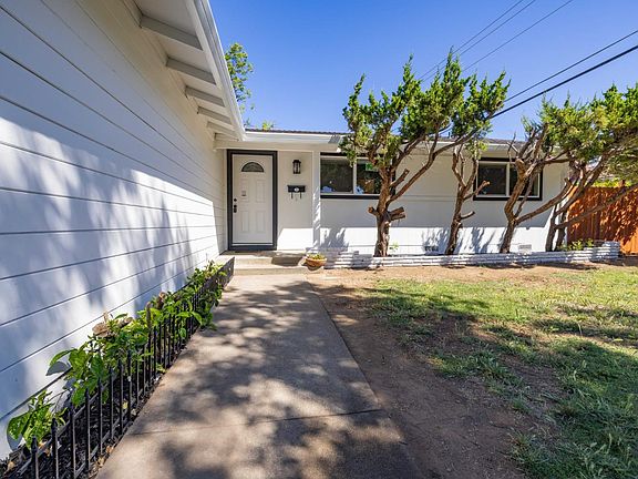 4th image of 10743 Campana Way