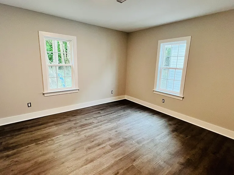 221 E Plank Rd — Photo 8