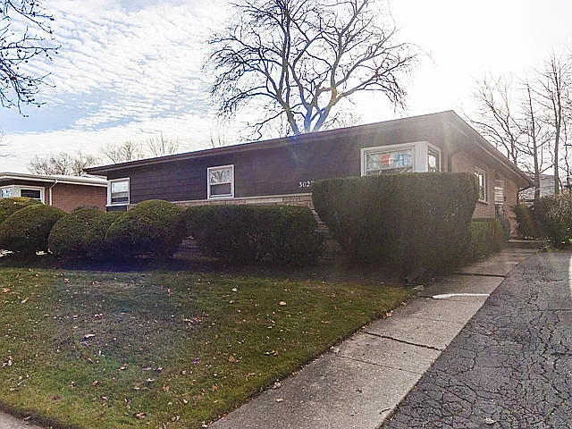3023 Hartzell St photo 1