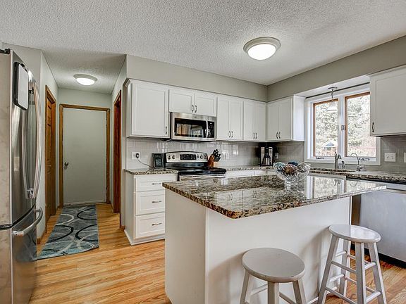 4th image of 1008 Lavon Ln