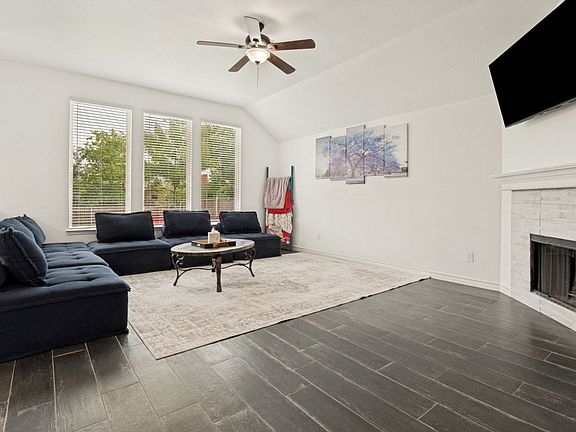2nd image of 409 Creek Point Ln