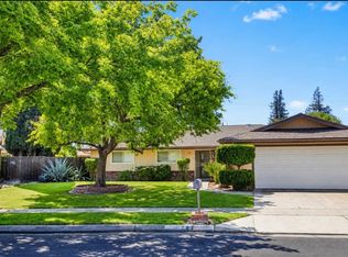 247 W Vartikian Ave, Fresno, CA 93704