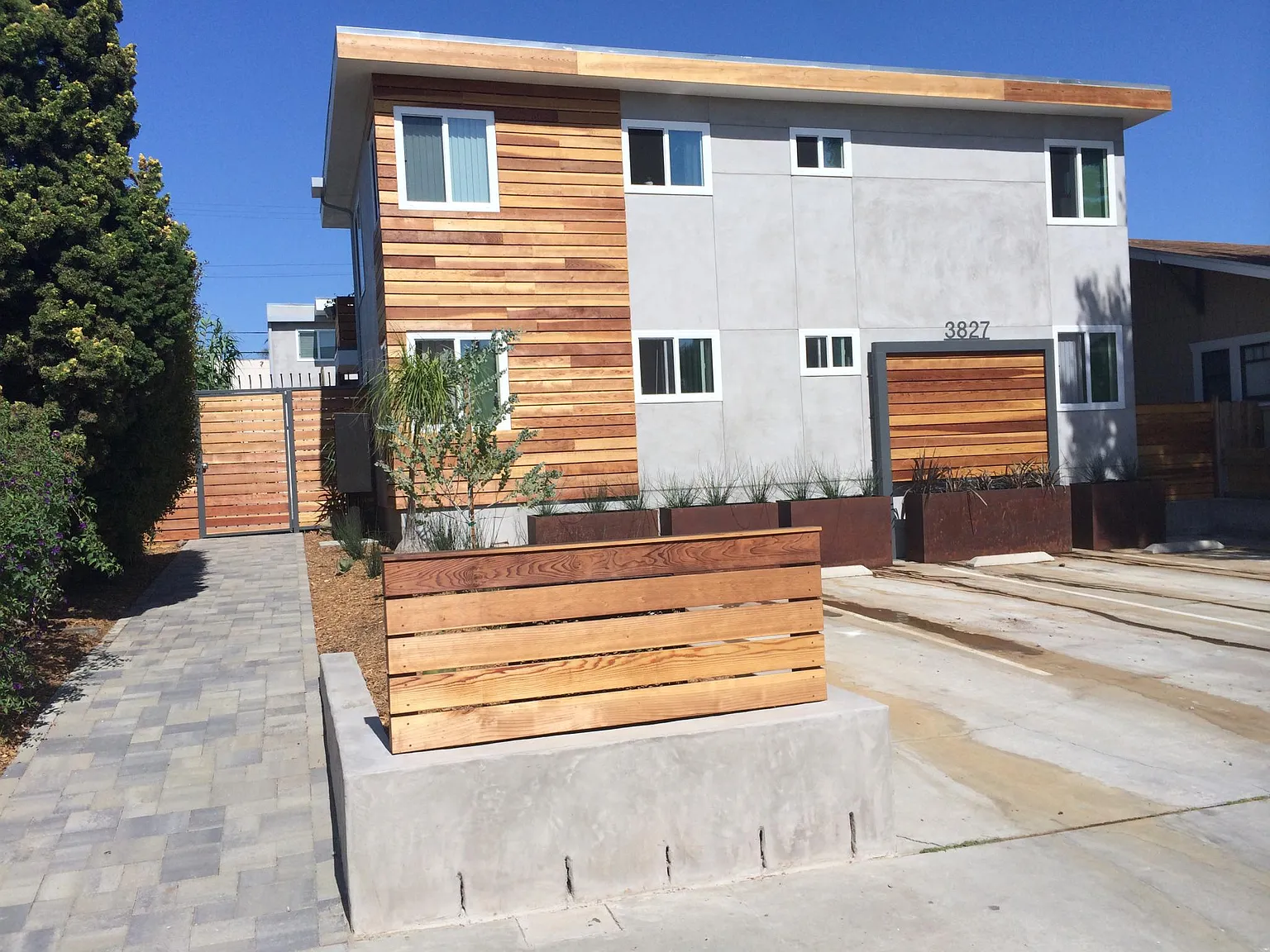 3827 Herbert St — Photo 1