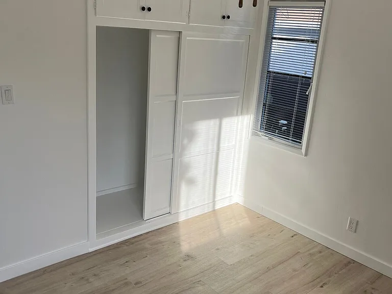 7600 Goddard Ave — Photo 11