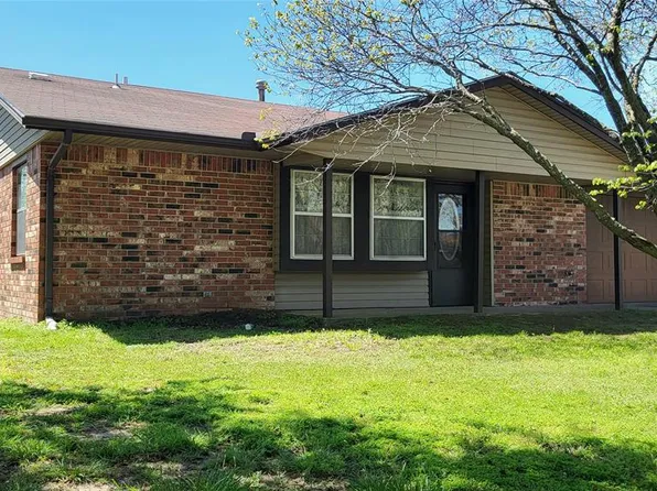 305 Ashway St, Okemah, OK 74859
