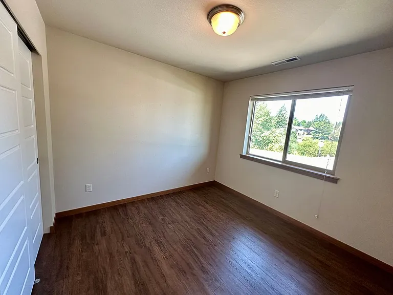 2145 Seamount Dr — Photo 10