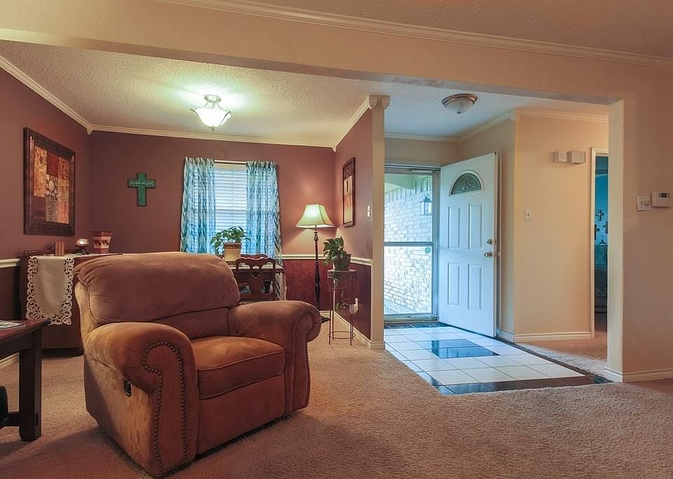 1st image of 2205 Stonebrook Dr