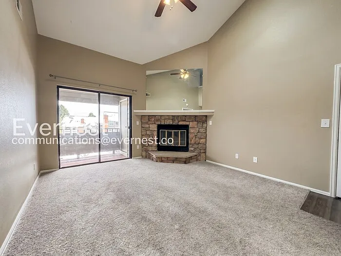 2 bed, 2.0 bath, 975 sqft, $1,897 — Photo 3