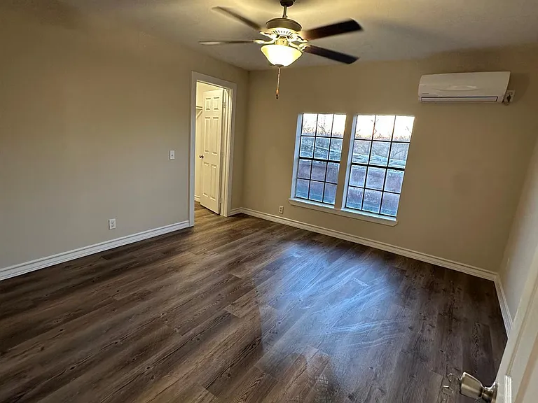1306 Fair Oaks Dr — Photo 7