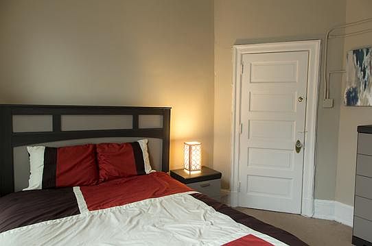 5th image of 900 W Franklin St APT 406