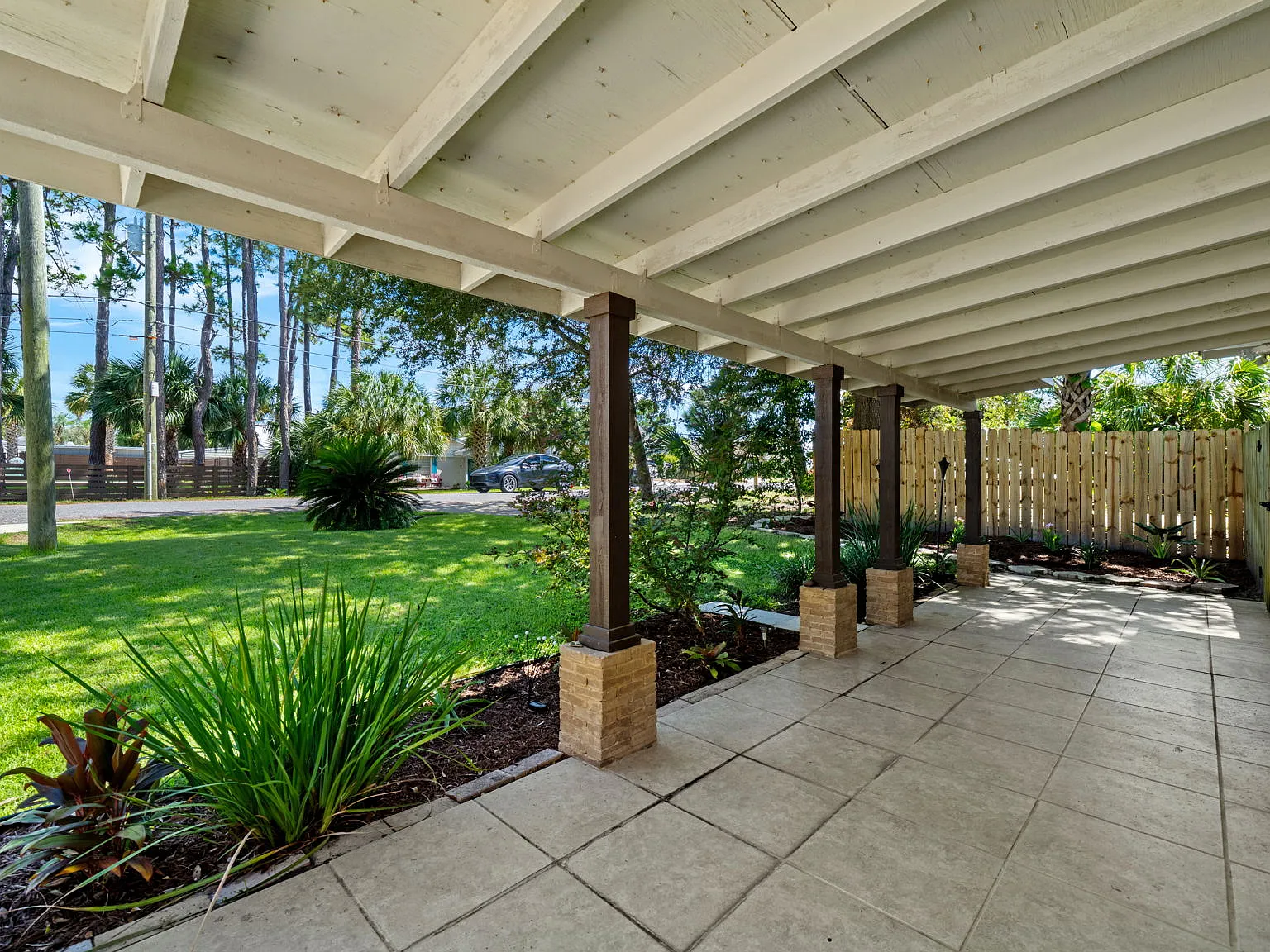 2 bed, 936 sqft, $2,450 — Photo 3