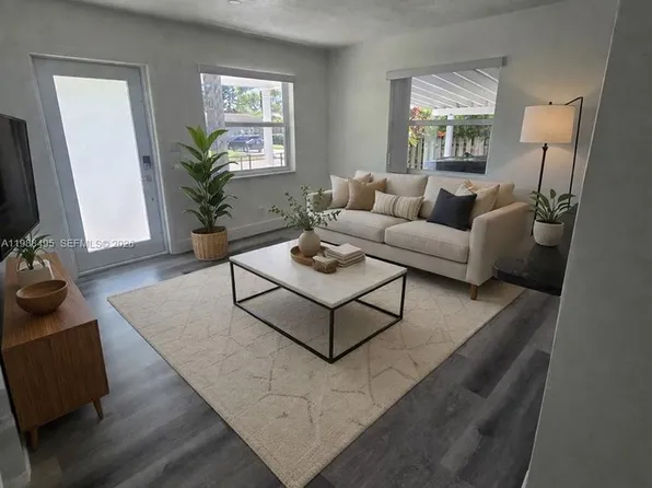 6421 Allen St, Hollywood, FL 33024