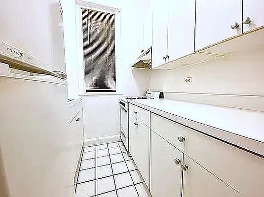 4th image of 2501 Broadway #4A