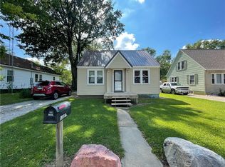 930 1st St, Charleston, IL 61920