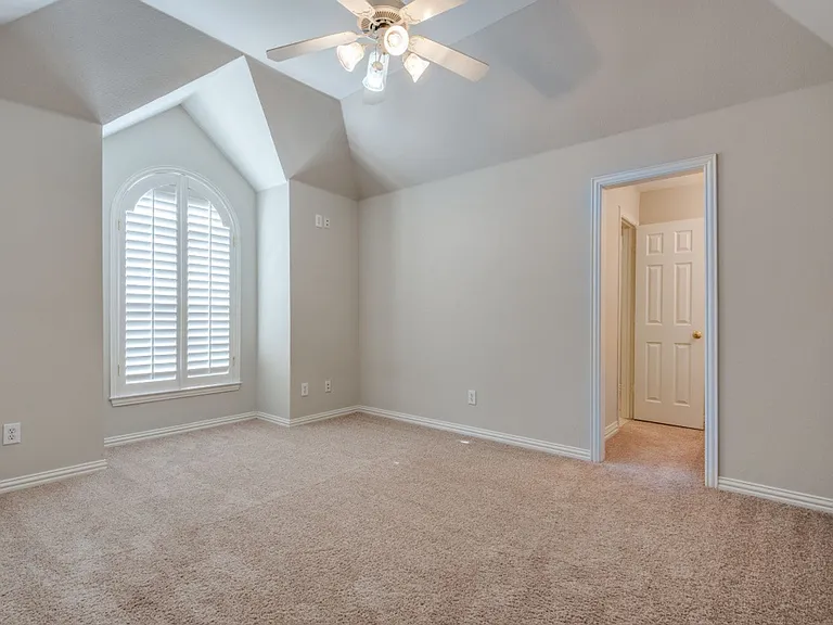 8100 Davidson Dr — Photo 17