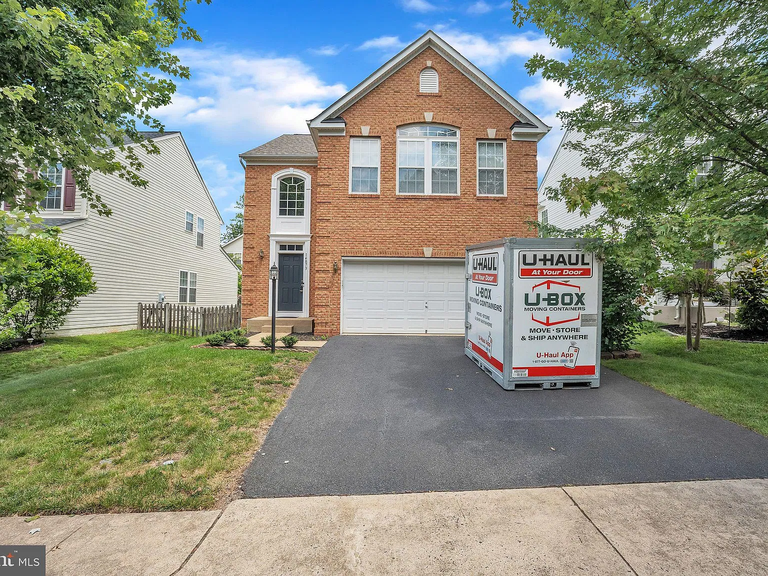 4 bed, 4.0 bath, 3724 sqft, $4,000 — Photo 1