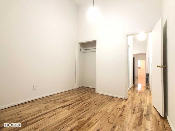 4th image of 535 Graham Ave APT 1
