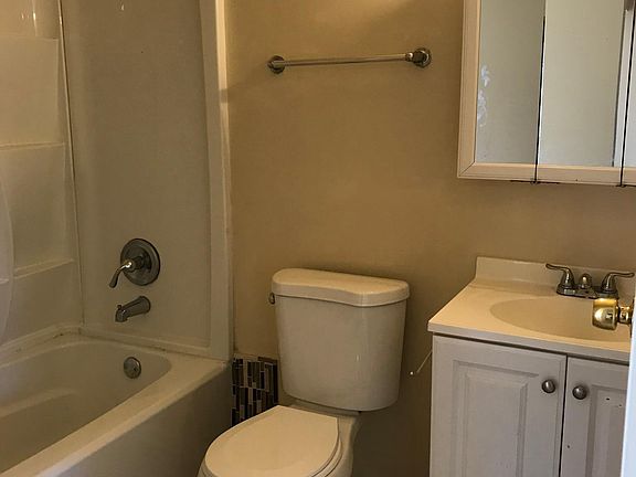 5th image of 1810 N Green Ln S APT 2B