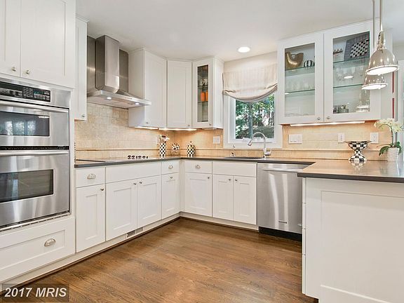 3rd image of 6333 Windermere Cir