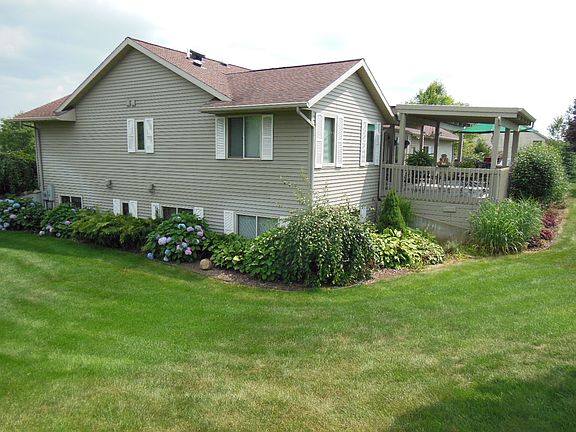 3rd image of 8989 Wabasis Shores Dr NE