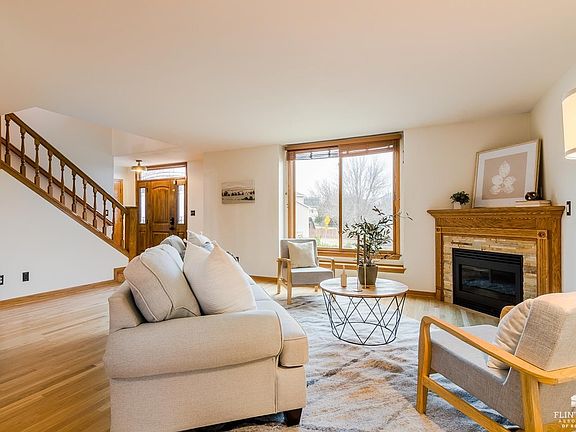 4th image of 2049 Plymouth Rd