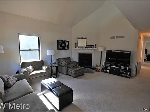3rd image of 24566 Cashmere Ct