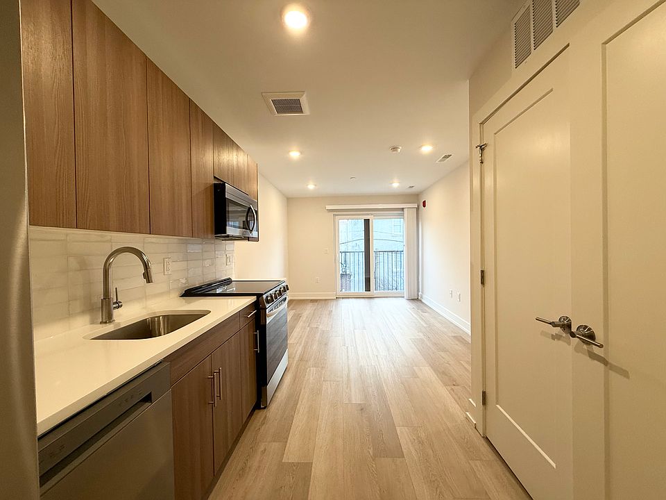 1st image of 128 W Girard Ave #409
