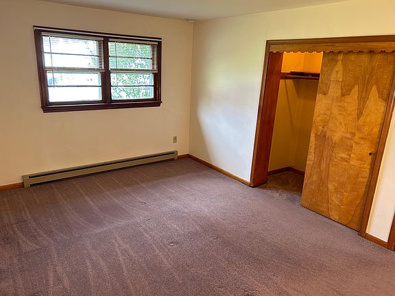 4th image of 401A Bannockburn Ave