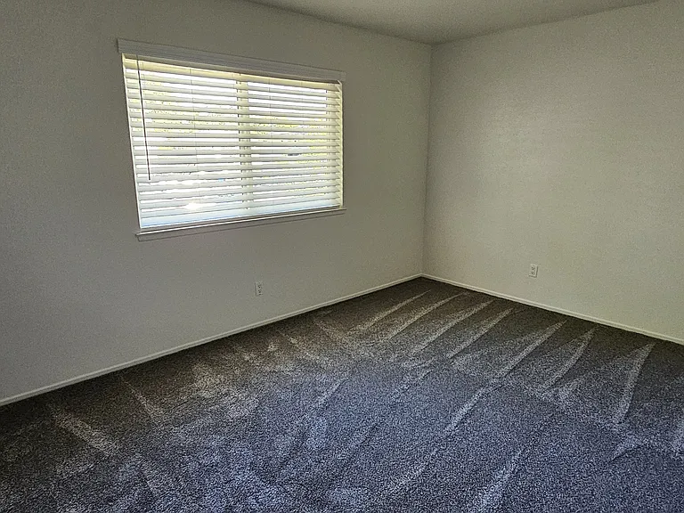2948 Winfield Ave — Photo 6