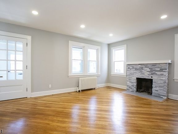 3rd image of 117-119 Underwood St