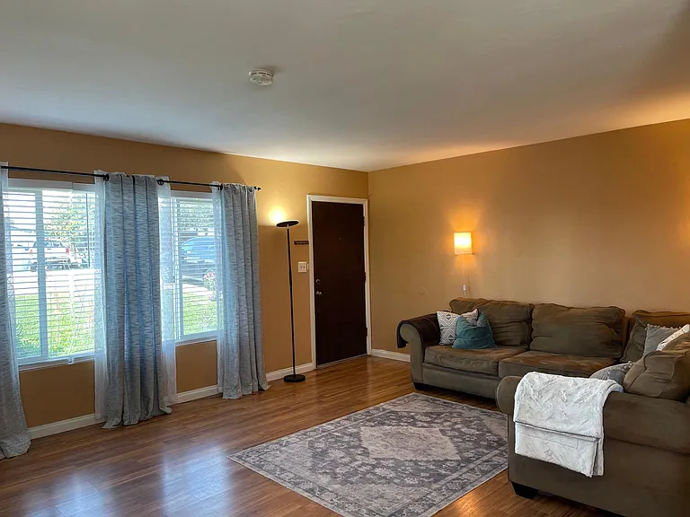 935 Paraiso Ave — Photo 4