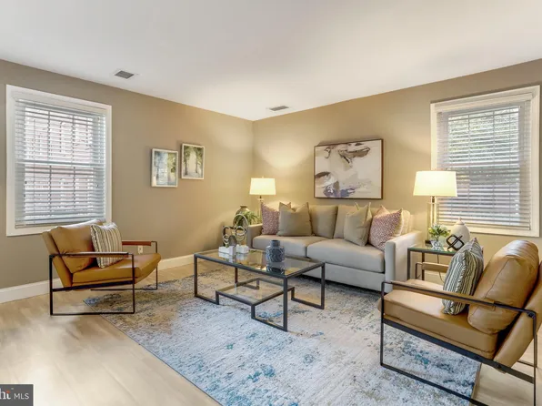 1409 E Abingdon Dr APT 2, Alexandria, VA 22314