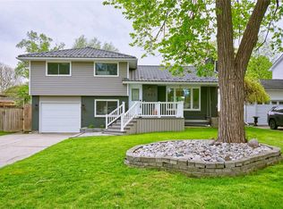 1053 Griffith Rd, Sarnia, ON N7S3G1