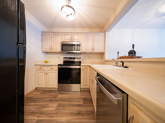 5th image of 15710 24th Ave N Unit G