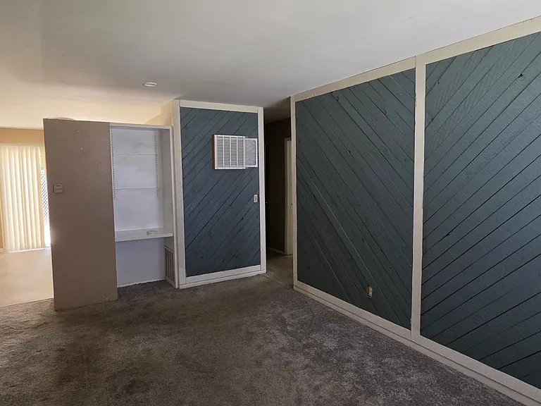 1752 S 440 W — Photo 14