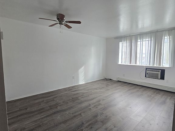 3rd image of 15510 79th St APT 2