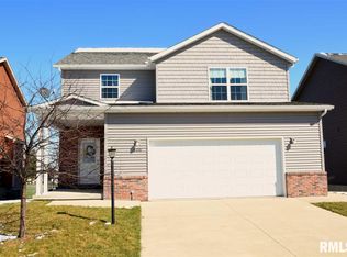 608 Stillwater Dr, Chillicothe, IL 61523