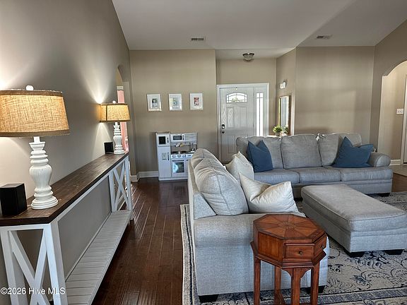 5th image of 457 Meadowlark Drive