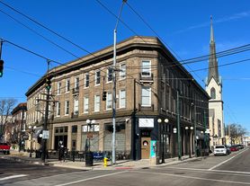 607 E 5th St