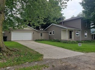 329 W Pine St, Topeka, IN 46571